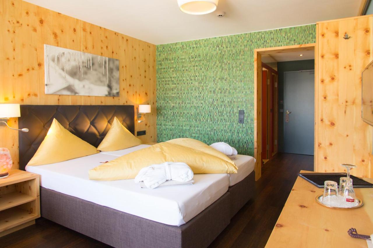 Wohlfuehlhotel Hubertushof Stuben am Arlberg Exteriör bild