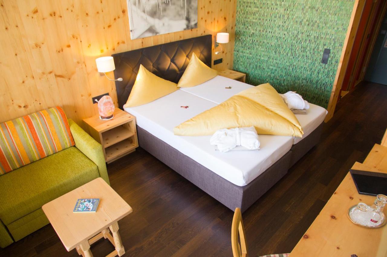 Wohlfuehlhotel Hubertushof Stuben am Arlberg Exteriör bild