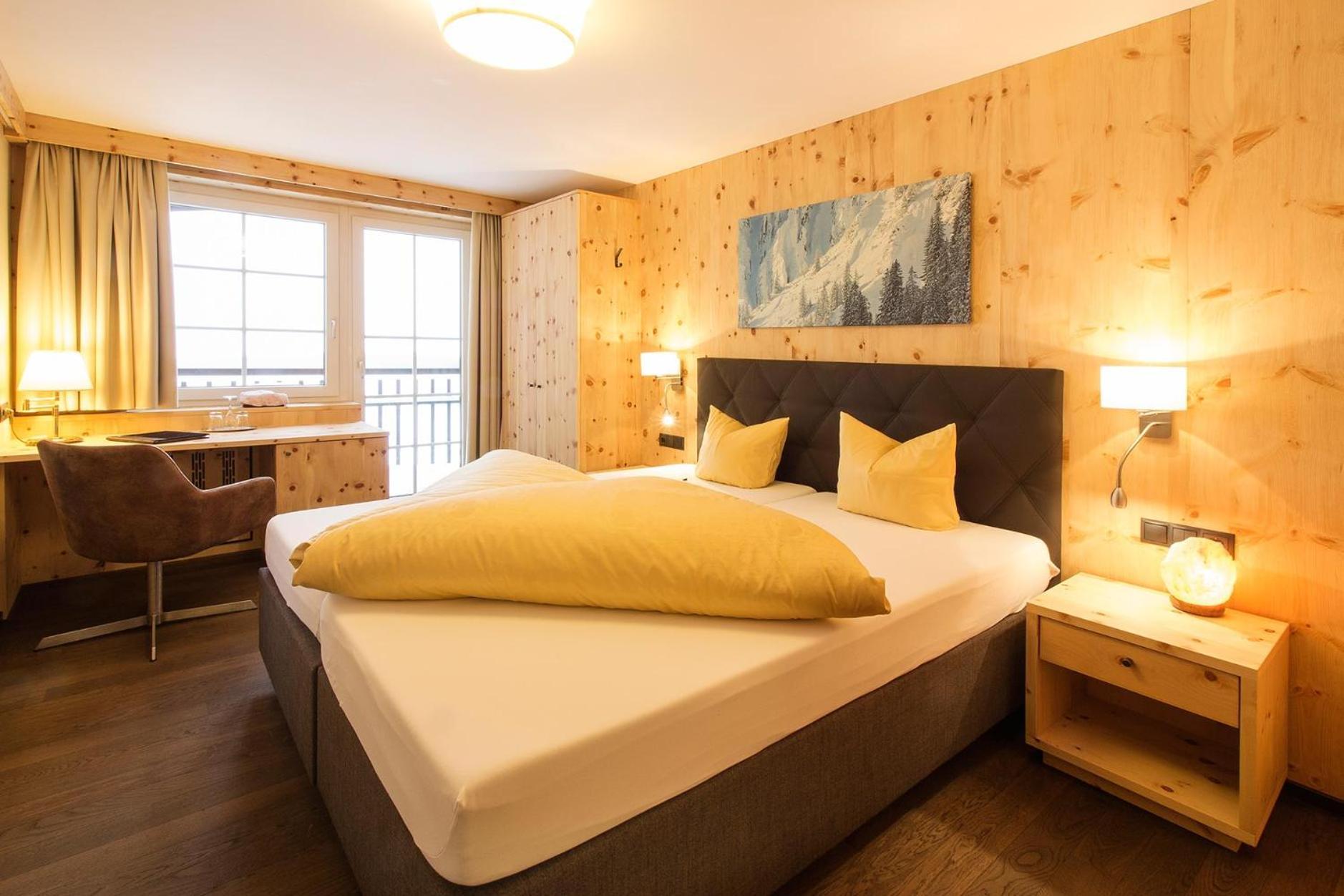Wohlfuehlhotel Hubertushof Stuben am Arlberg Exteriör bild