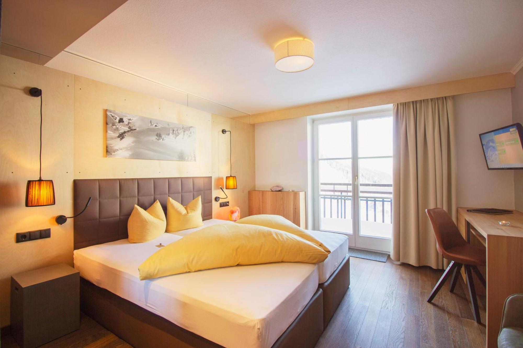Wohlfuehlhotel Hubertushof Stuben am Arlberg Exteriör bild