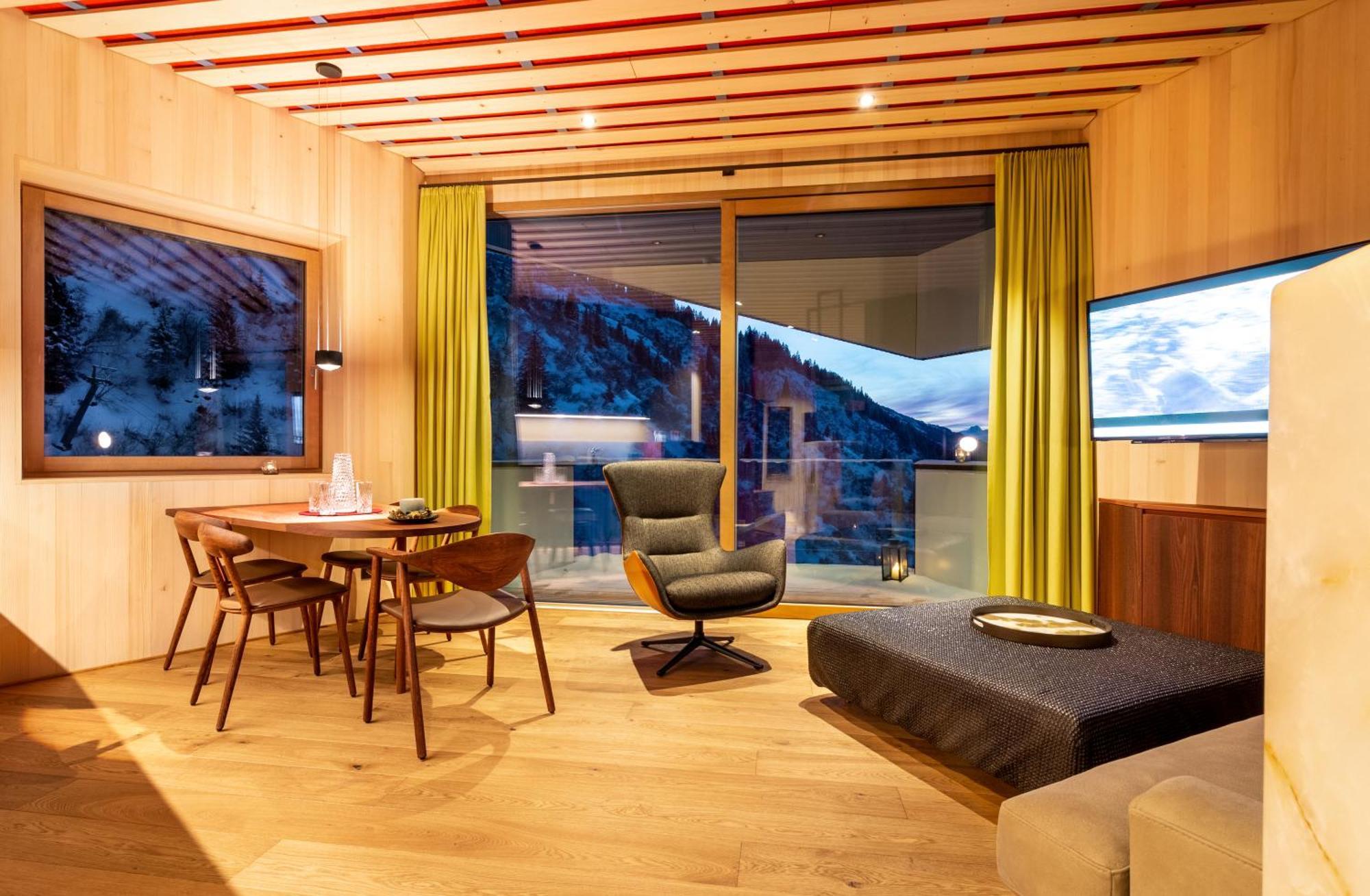 Wohlfuehlhotel Hubertushof Stuben am Arlberg Exteriör bild